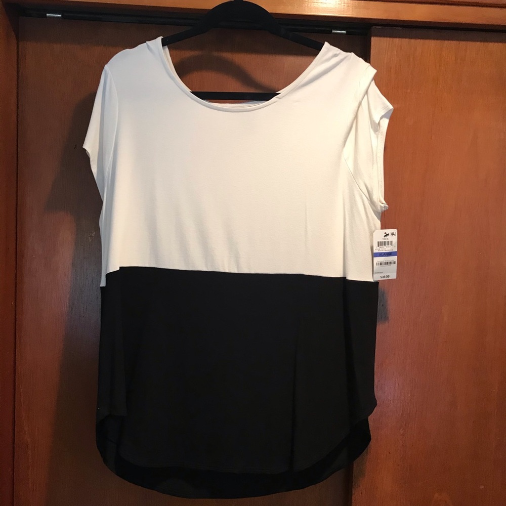 Women’s Alfani top